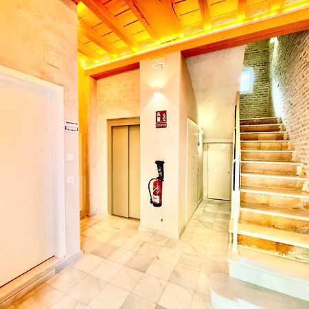 Click Triana - Patio Privado Apartamento Sevilha Exterior foto